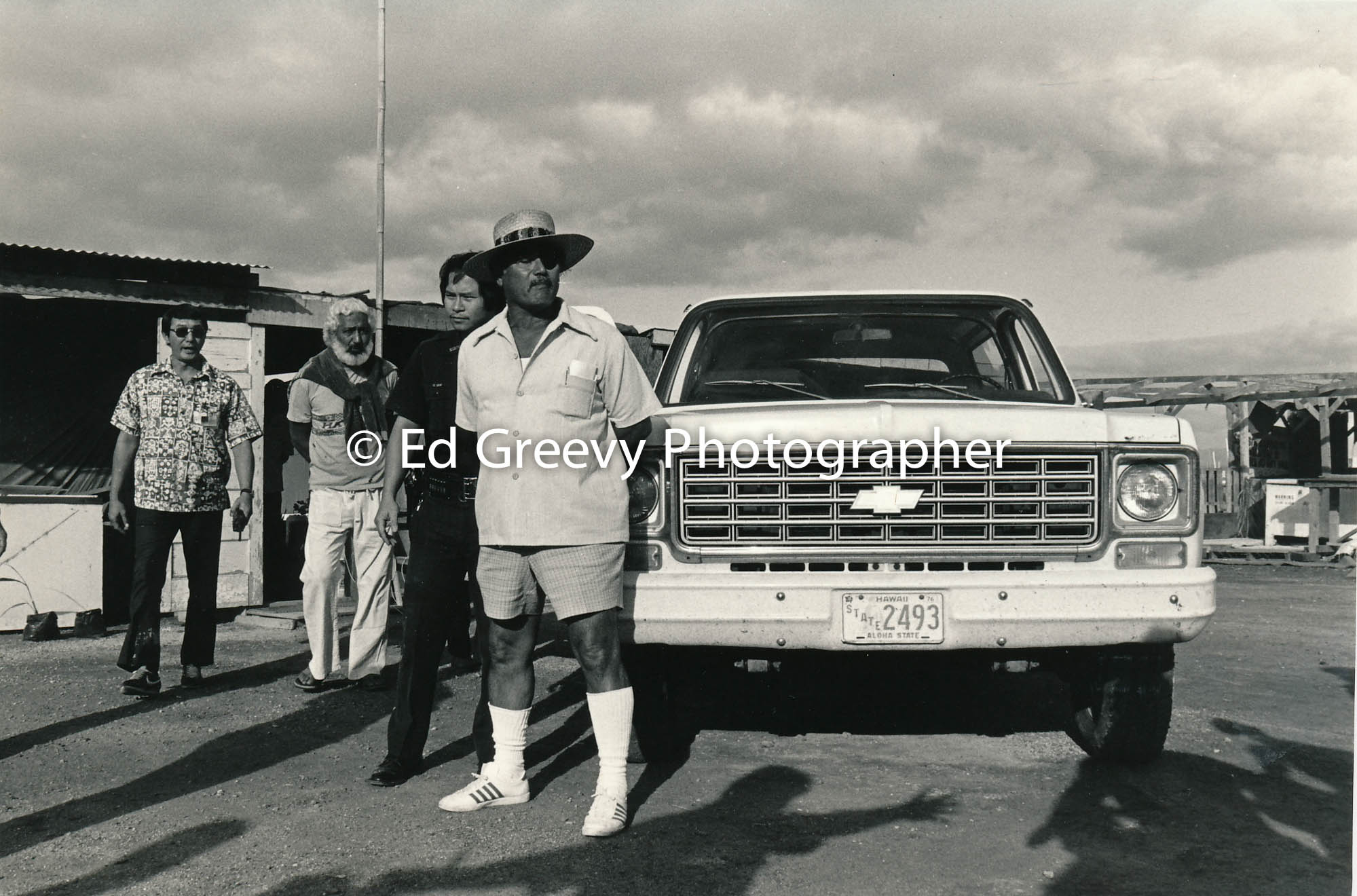 Walter Paulo and Puhipau arrested at Sand Island (23 January 1980) Negative: 4096-3-37 | Ed Greevy Photographer