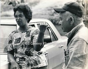 Naomi-nathaniele Lopes and George Torres at Kahaluu service station (28 April 1973) Negative: 2654-4-28 | Ed Greevy Photographer