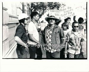 Pete Thompson, Bob Nakata, and Waiahole-Waikane residents protest evictions outside circuit court judges chambers (21 April 1976) Negative: 2981-3-18a | Ed Greevy Photographer