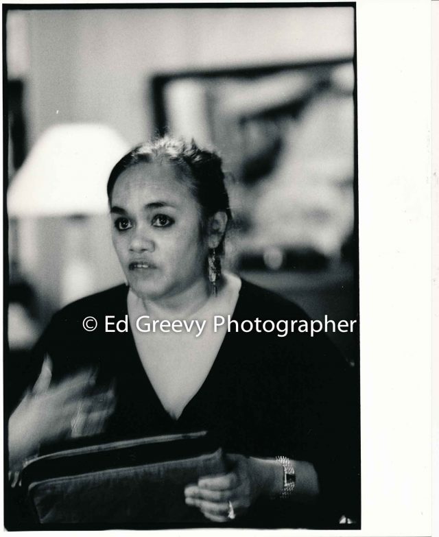 Terri Kekoʻolani speaks at Tribunal meeting. (25 May 2000) Negative: 9041-1-28 | Ed Greevy Photographer
