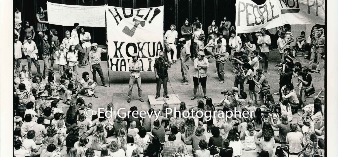 George Santos addresses demonstrators at SOS-Kokua Hawaiʻi demonstration at state capitol (31 March 1971) Negative: 2320 | Ed Greevy Photographer